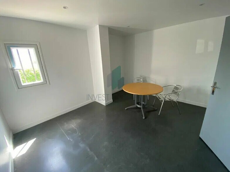 Local d’activités dans Sarcelles à louer - Photo de l’immeuble – Image 3 sur 7