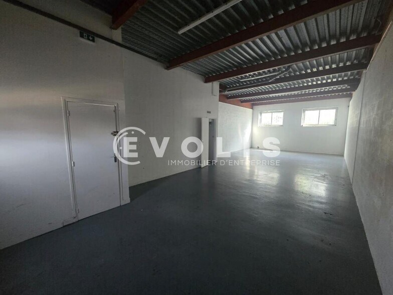 17 Rue Des Cerisiers, Lisses à louer - Photo intérieure – Image 2 sur 8