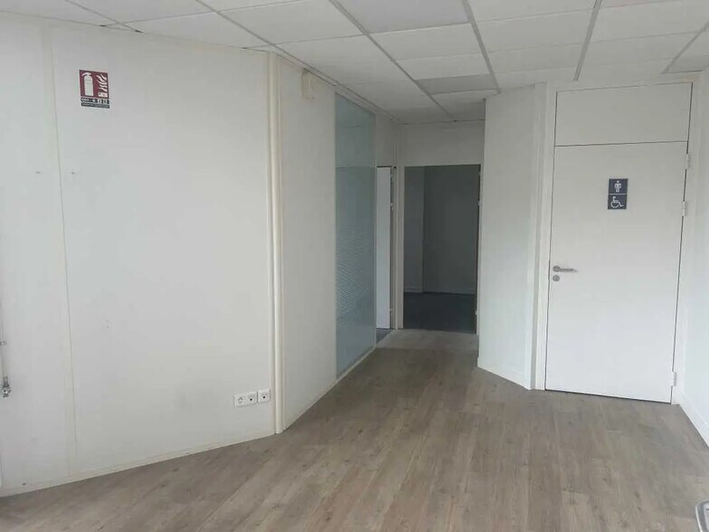 Bureau dans Soissons à louer - Photo de l’immeuble – Image 3 sur 7