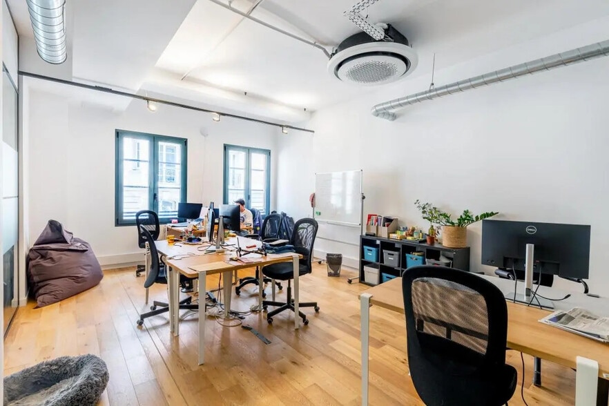 10 Avenue De Laumière, Paris à louer - Photo de l’immeuble – Image 3 sur 14