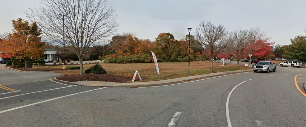 1035 Ten Rod Rd, North Kingstown, RI à louer - Photo de l’immeuble – Image 2 sur 3