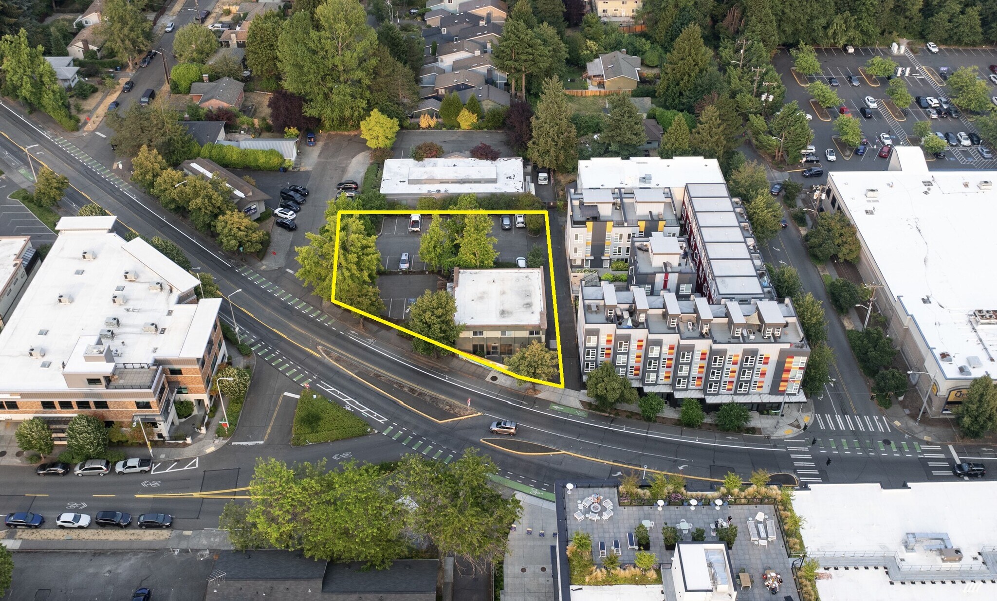 11222 Roosevelt Way NE, Seattle, WA à vendre Photo principale– Image 1 sur 4