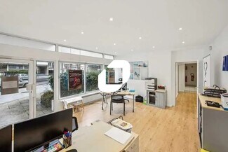 Plus de détails pour 104 Boulevard Du Maréchal Joffre, Bourg-la-Reine - Bureau à louer