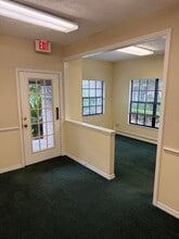 1523 Dale Mabry Hwy, Lutz, FL à louer Photo intérieure– Image 2 sur 12