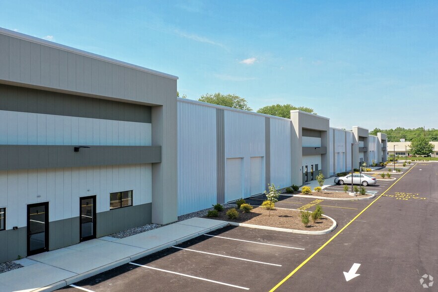 1 Industrial Ct, Freehold, NJ à louer - Photo de l’immeuble – Image 2 sur 5