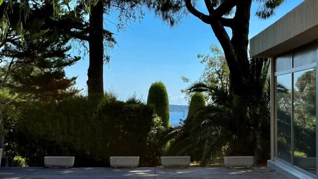 Plus de détails pour 71 Avenue Du Roi Albert 1er, Cannes - Local commercial à vendre