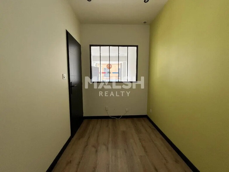 Local commercial dans Villeurbanne à louer - Photo de l’immeuble – Image 3 sur 7