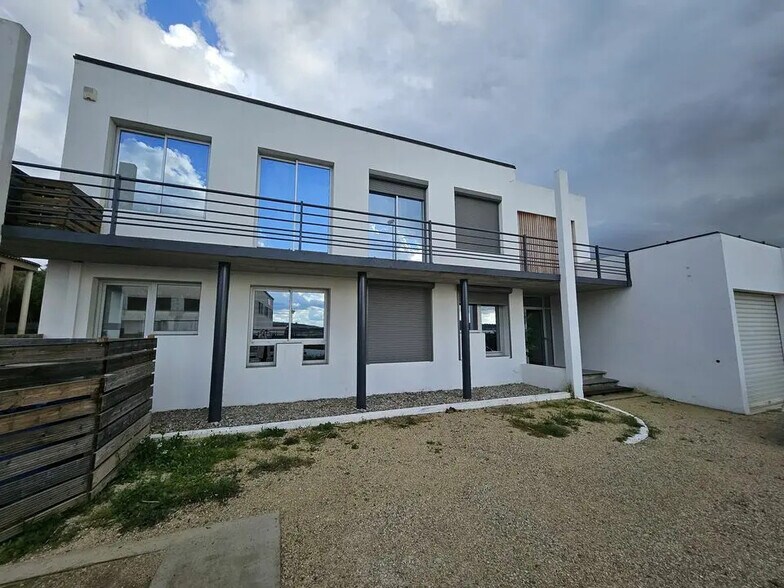 475 Chemin Des Jalassieres, Éguilles à louer - Photo de l’immeuble – Image 1 sur 6