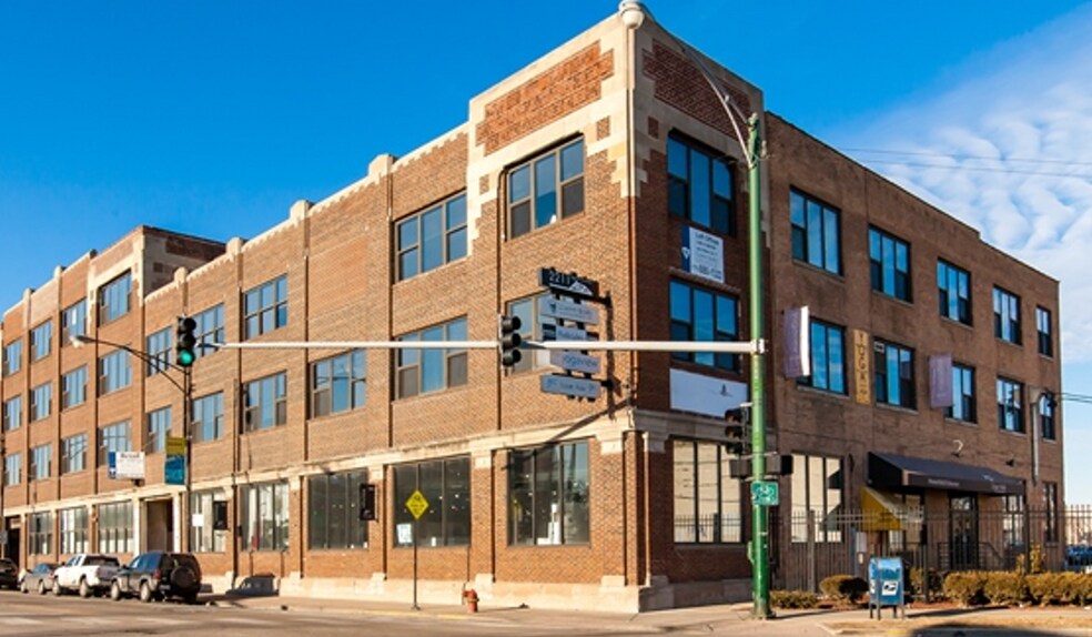 2211 N Elston Ave, Chicago, IL à louer - Photo de l’immeuble – Image 3 sur 3