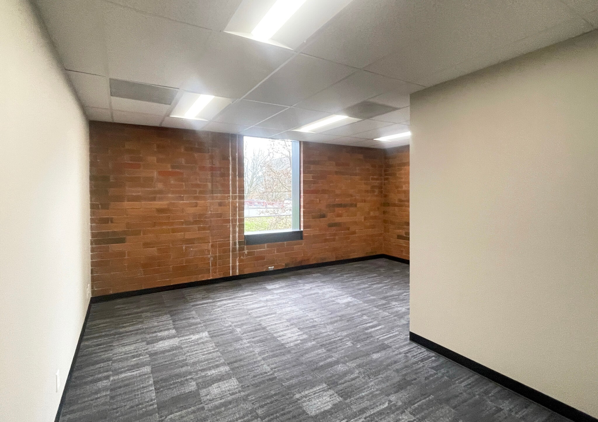 777 High St, Eugene, OR à louer Photo intérieure– Image 1 sur 3