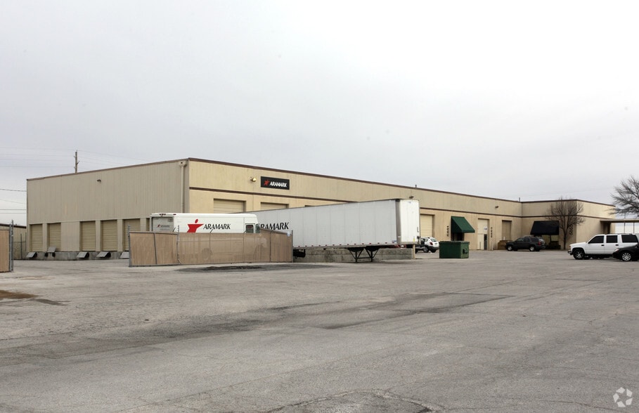 5829-5899 S Garnett Rd, Tulsa, OK à louer - Photo principale – Image 2 sur 6