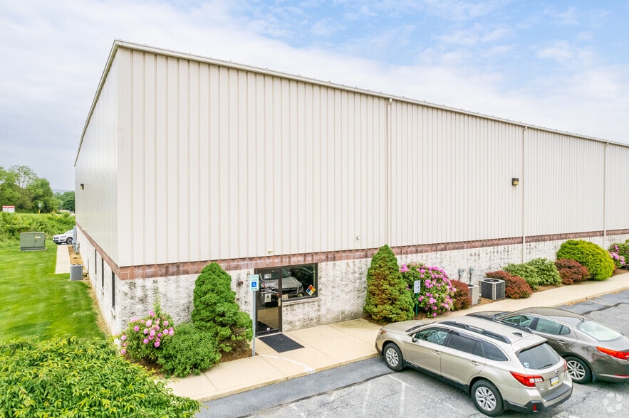 100 Corporate Dr, Reading, PA à louer - Photo principale – Image 1 sur 18