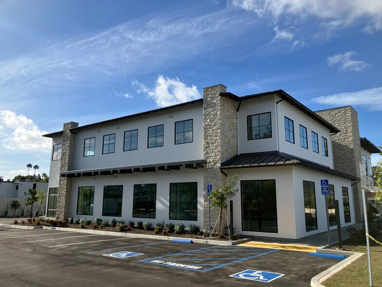 420 Pennsfield Pl, Thousand Oaks, CA à louer - Photo de l’immeuble – Image 2 sur 5
