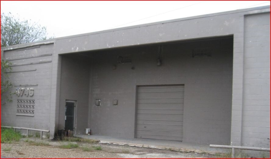 4746 Leopard St, Corpus Christi, TX à louer Photo de l’immeuble– Image 1 sur 4