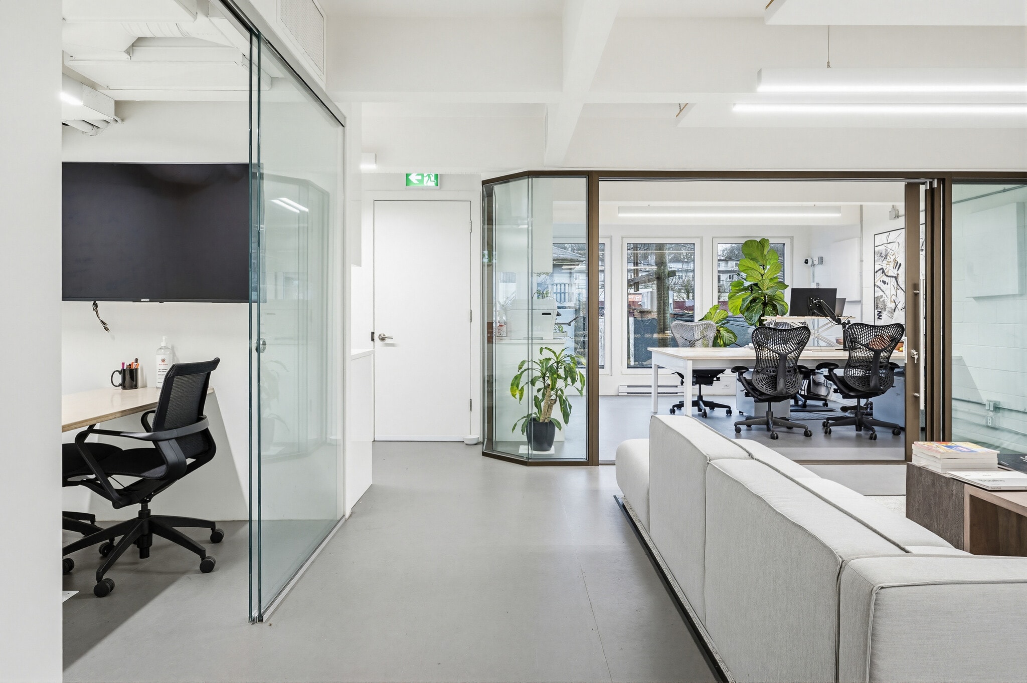 118 8th Av W, Vancouver, BC à louer Photo principale– Image 1 sur 18