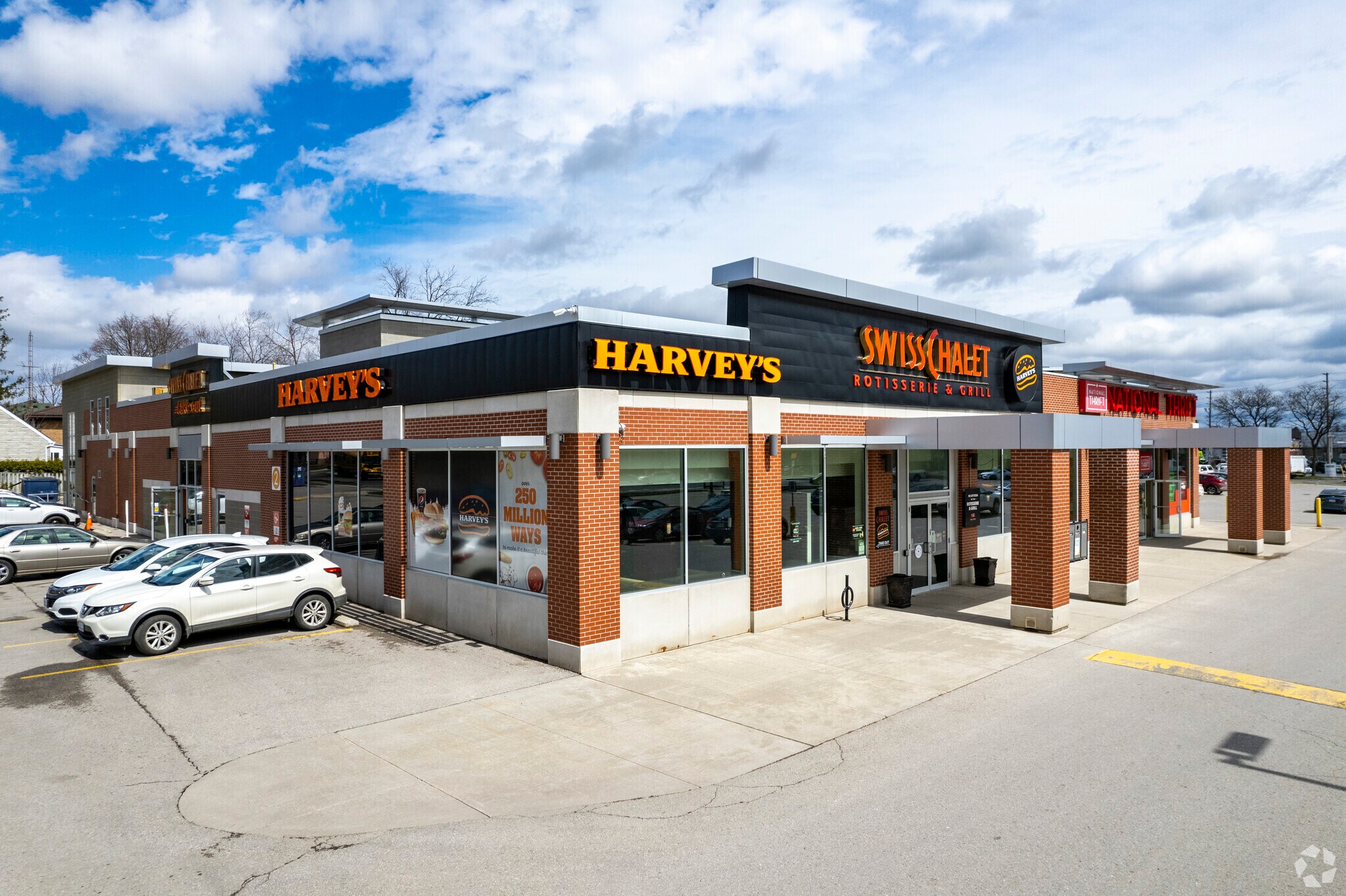 4410 Kingston Rd, Toronto, ON à louer Photo principale– Image 1 sur 5