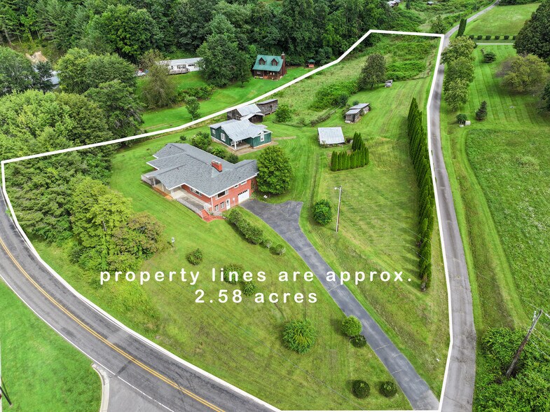 5 Noland Downs Rd, Waynesville, NC à vendre - Photo principale – Image 1 sur 33