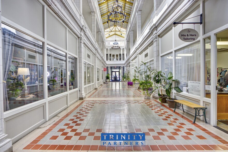 1332 Main St, Columbia, SC à louer - Photo intérieure – Image 2 sur 8