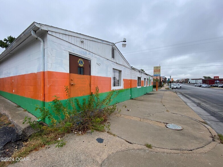 10 E Broadway St, Monett, MO à vendre - Photo de l’immeuble – Image 2 sur 5