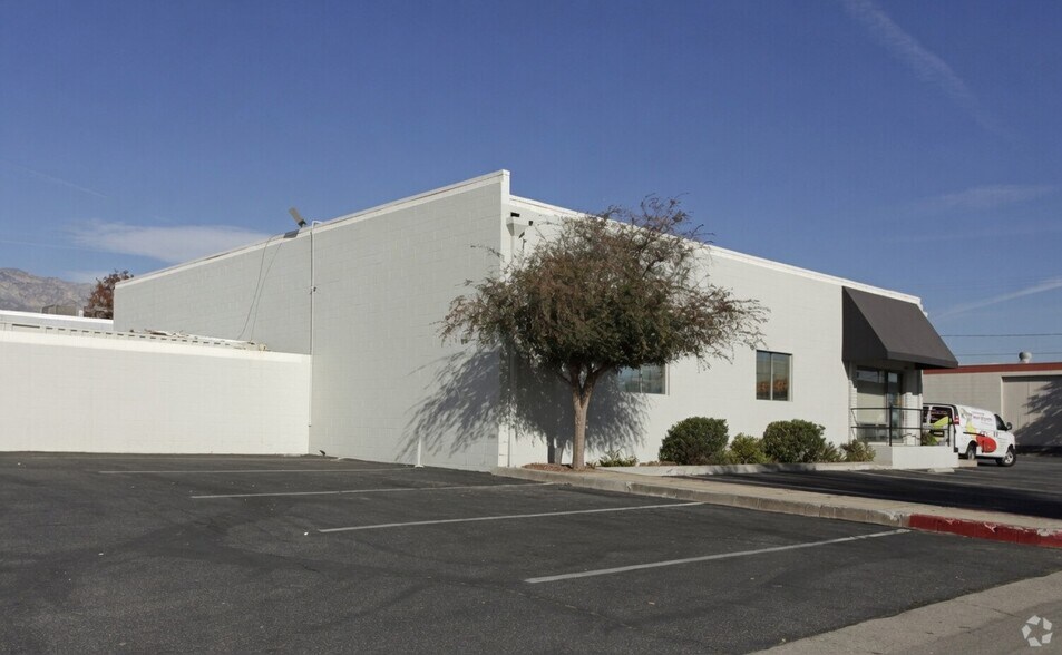 1178 W 9th St, Upland, CA à louer - Photo de l’immeuble – Image 2 sur 3