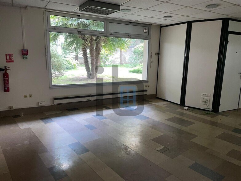 Bureau dans Neuilly Sur Seine à vendre - Photo intérieure – Image 1 sur 3