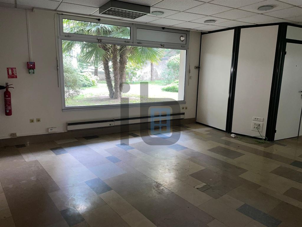Bureau dans Neuilly Sur Seine à vendre Photo intérieure– Image 1 sur 4