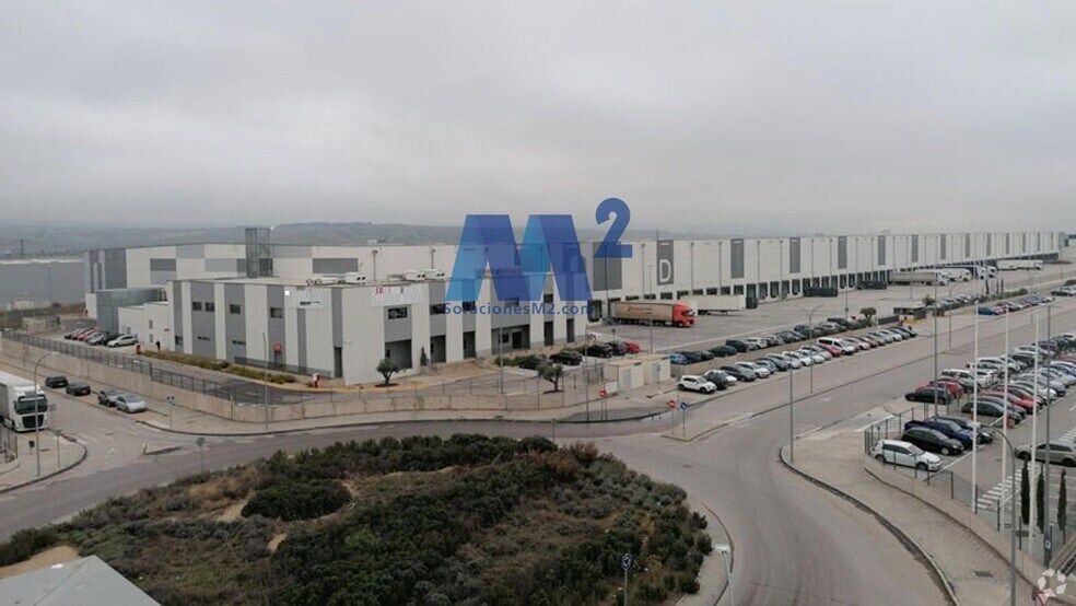 Industriel/Logistique dans Cabanillas del Campo, Guadalajara à louer - Photo de l’immeuble – Image 2 sur 16