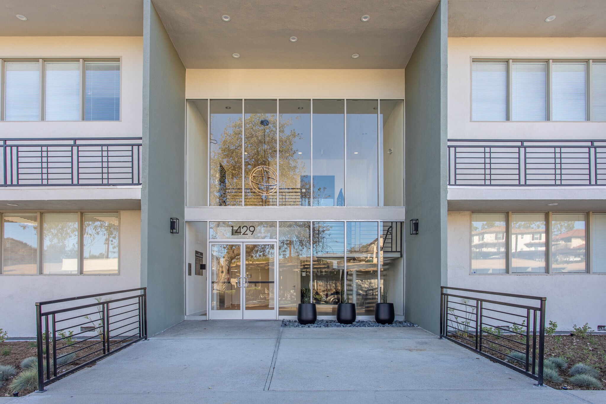 1429 Thousand Oaks Blvd, Thousand Oaks, CA à louer Photo principale– Image 1 sur 16