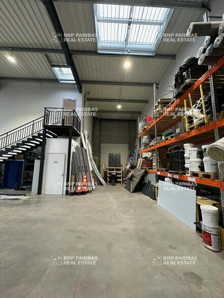Local d’activités dans LA CHAPELLE-D'ARMENTIERES à louer - Photo de l’immeuble – Image 3 sur 4