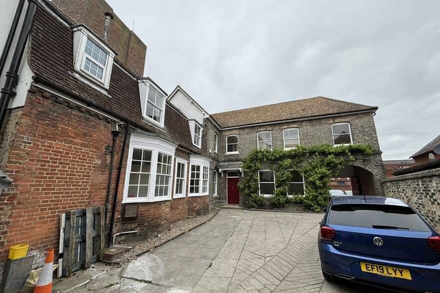 90 High St, Newmarket à louer - Photo principale – Image 1 sur 12