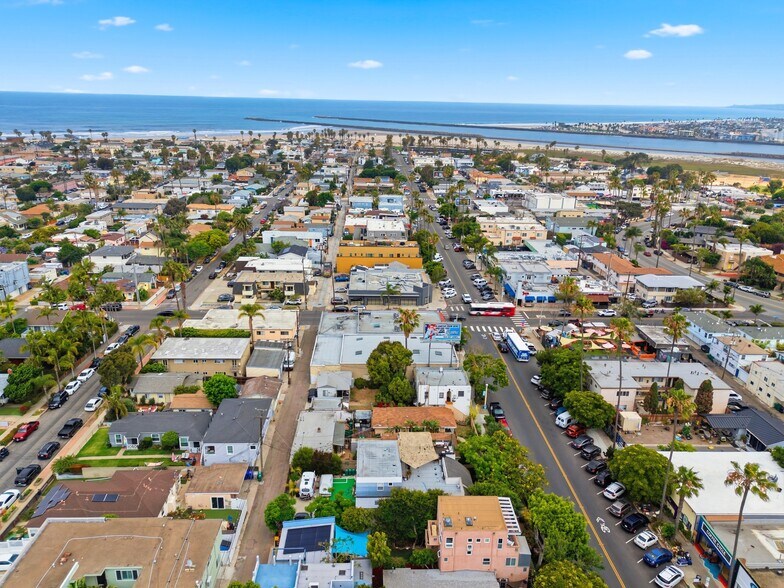 4865 Voltaire St, San Diego, CA à vendre - Photo de l’immeuble – Image 3 sur 6