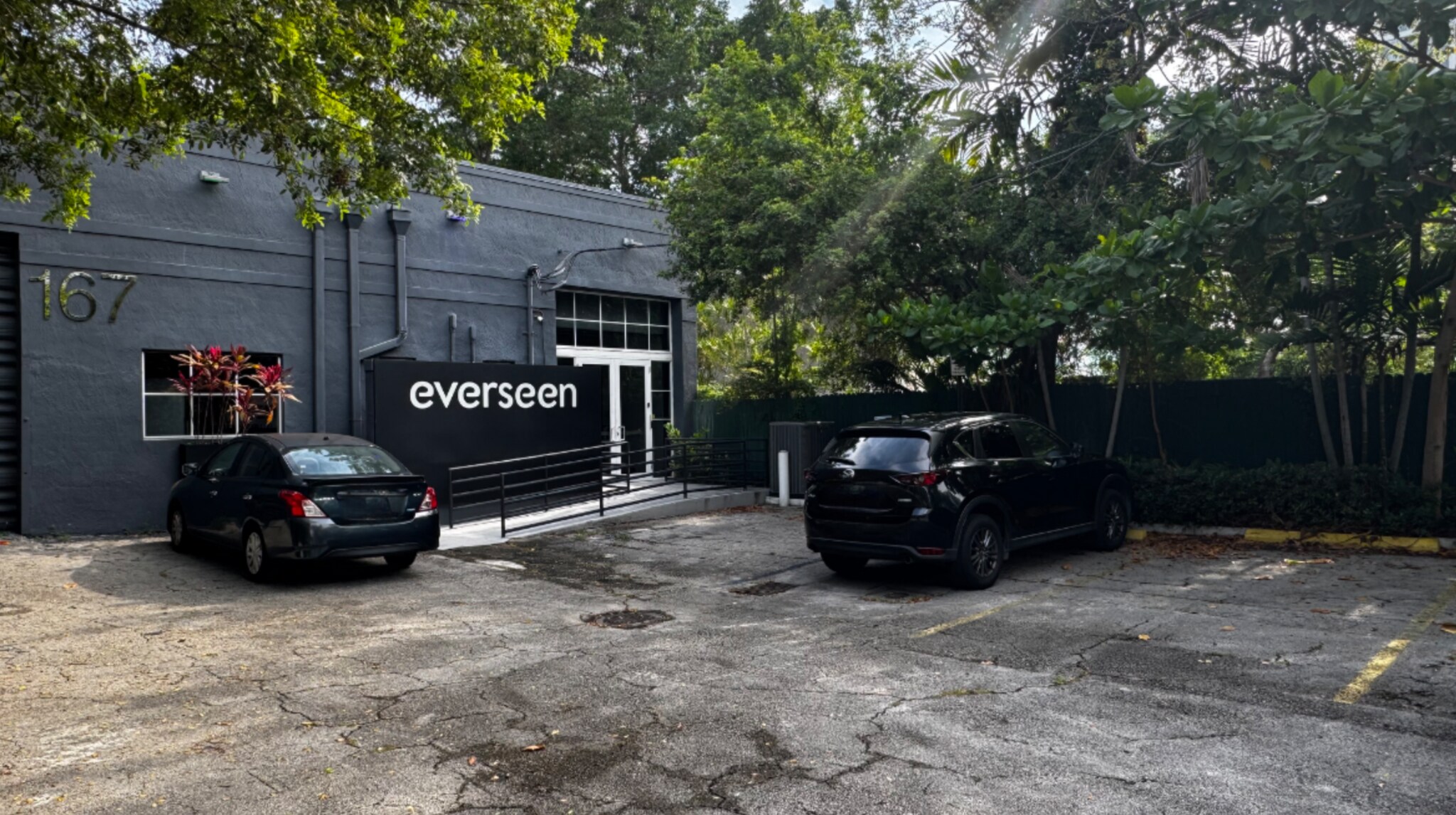 167 NE 26th St, Miami, FL à louer Photo de l’immeuble– Image 1 sur 15