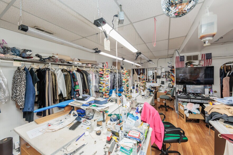 2085 Clague Rd, Westlake, OH à vendre - Photo de l’immeuble – Image 3 sur 25