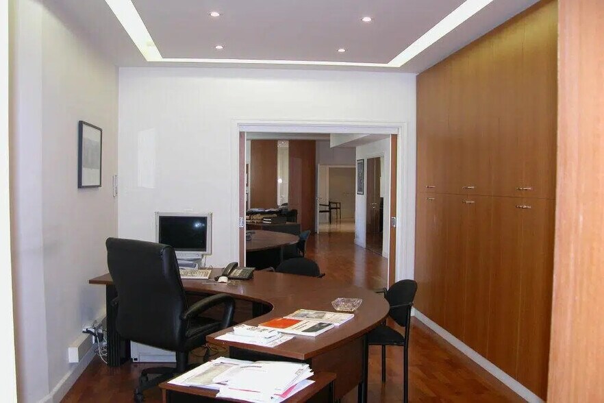 Bureau dans Cannes à louer - Photo de l’immeuble – Image 2 sur 3