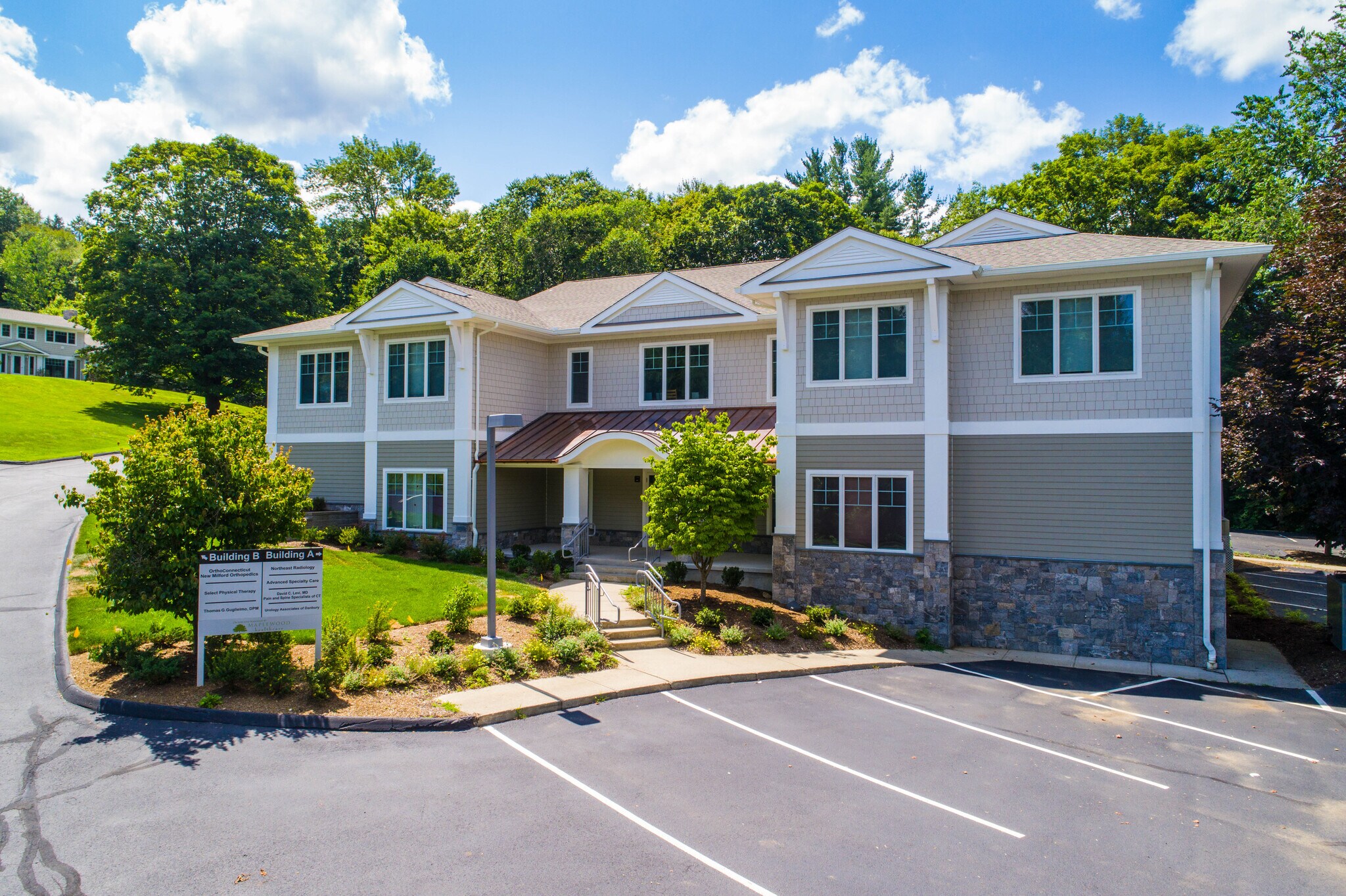 131 Kent Rd, New Milford, CT à louer Photo principale– Image 1 sur 2