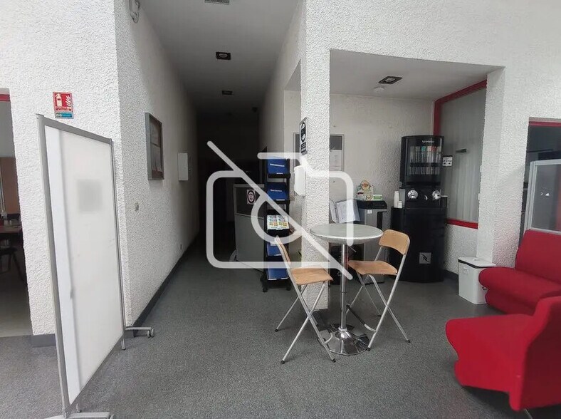 Bureau dans Linas à vendre - Photo de l’immeuble – Image 3 sur 7