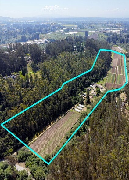 216 Merk Rd, Watsonville, CA à vendre - Photo de l’immeuble – Image 2 sur 6