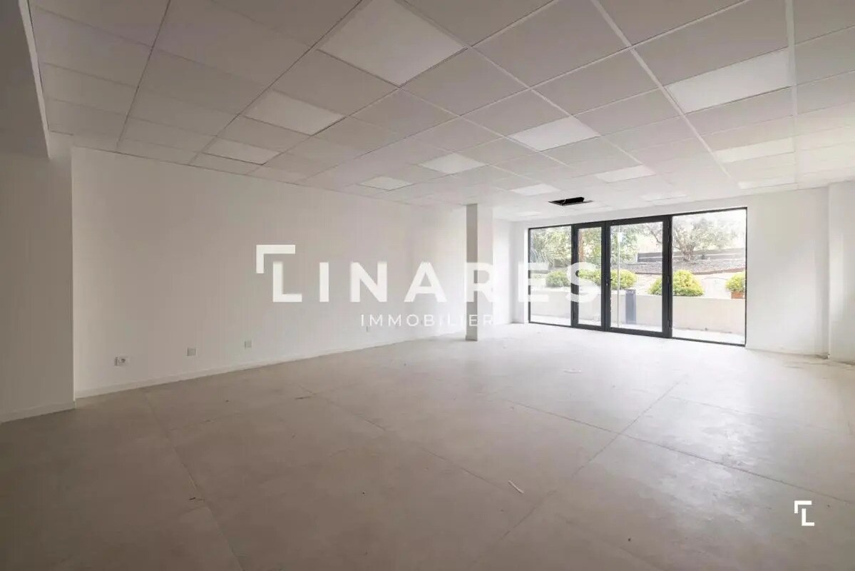 Local commercial dans Saint-Cyr-sur-Mer à vendre Photo intérieure– Image 1 sur 8