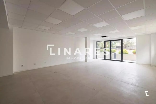 Plus de détails pour Local commercial à vendre