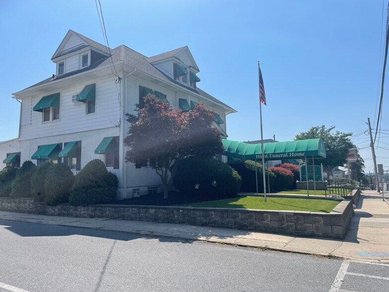 1459 Market St, Linwood, PA à vendre - Photo de l’immeuble – Image 2 sur 10