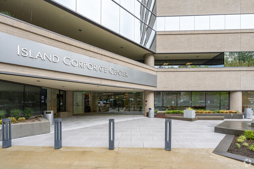 7525 SE 24th St, Mercer Island, WA à louer - Photo de l’immeuble – Image 3 sur 7
