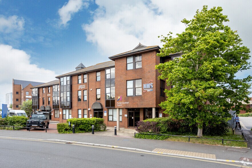 1-11 Winchester Place, North St, Poole à louer - Photo de l’immeuble – Image 3 sur 21