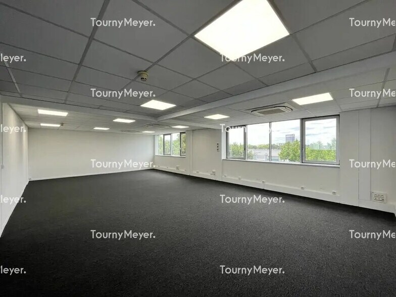 Bureau dans Bordeaux à louer - Photo de l’immeuble – Image 3 sur 10