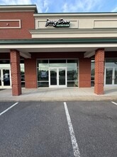 1000 Jerry Dove Rd, Bridgeport, WV à louer Photo intérieure– Image 1 sur 11