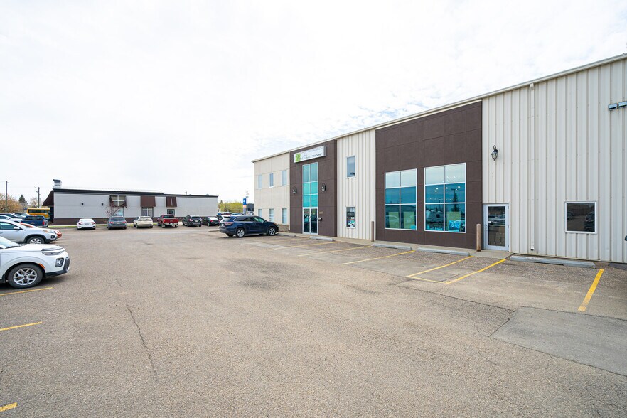 2602 50 Av, Lloydminster, AB à vendre - Photo de l’immeuble – Image 3 sur 51