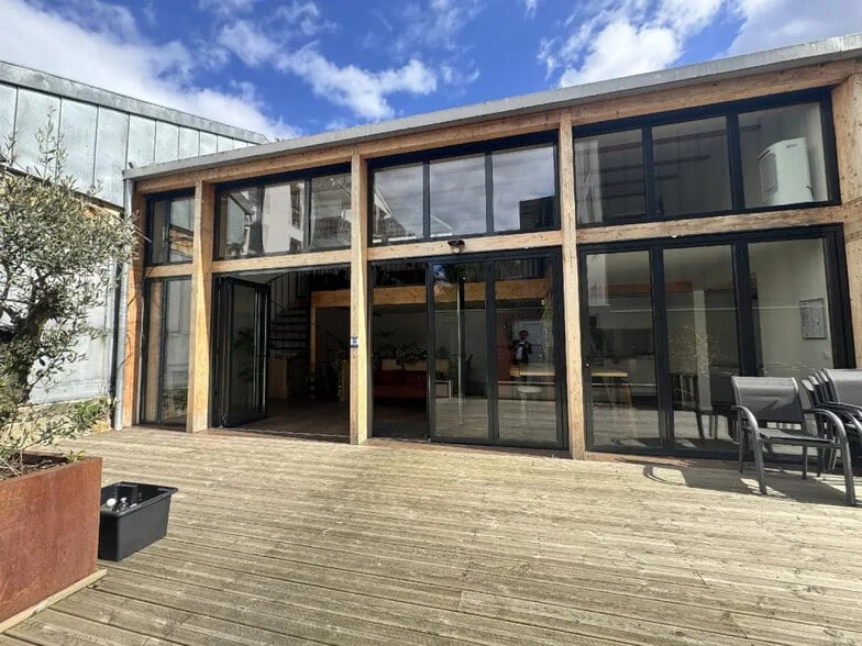 Bureau dans Montreuil à louer - Photo de l’immeuble – Image 3 sur 11