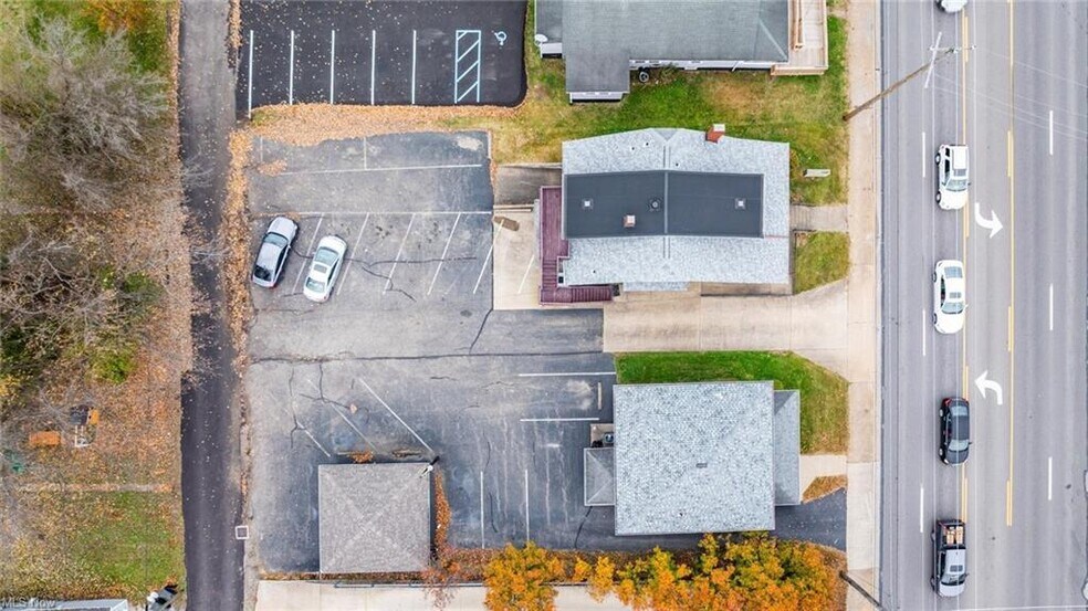 2429-2437 Maple Ave portefeuille de 2 biens à vendre sur LoopNet.fr - Photo de l’immeuble – Image 2 sur 11