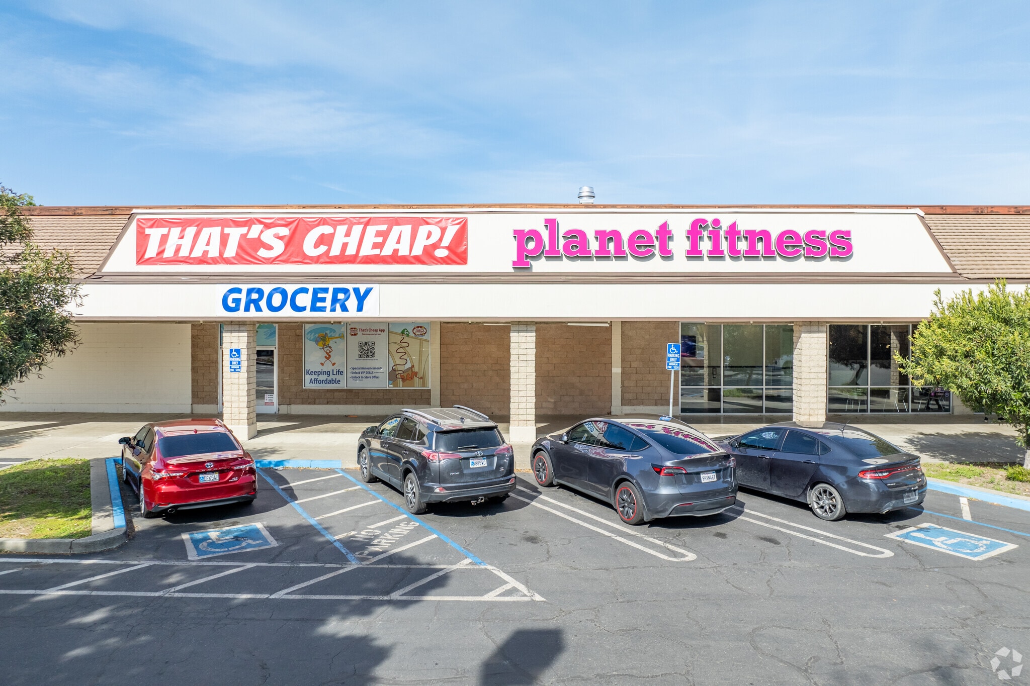 45 W Main St, Woodland, CA à louer Photo principale– Image 1 sur 8