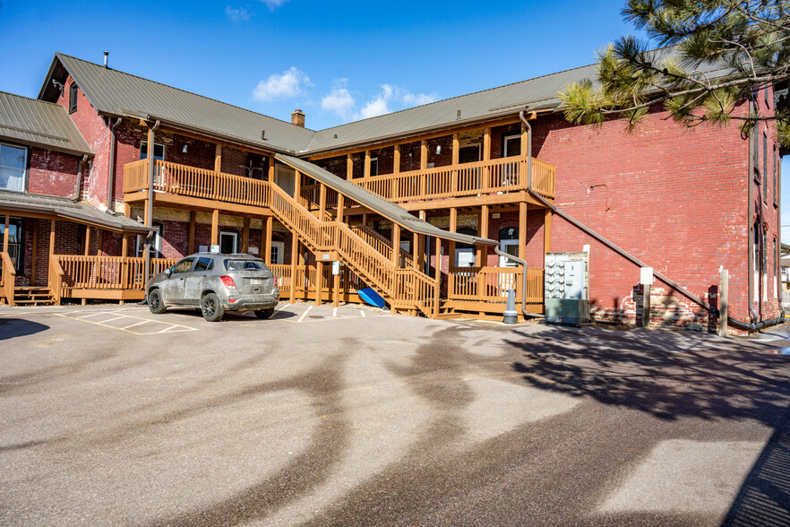 115 W Pearl St, New Lisbon, WI à vendre - Photo de l’immeuble – Image 2 sur 46