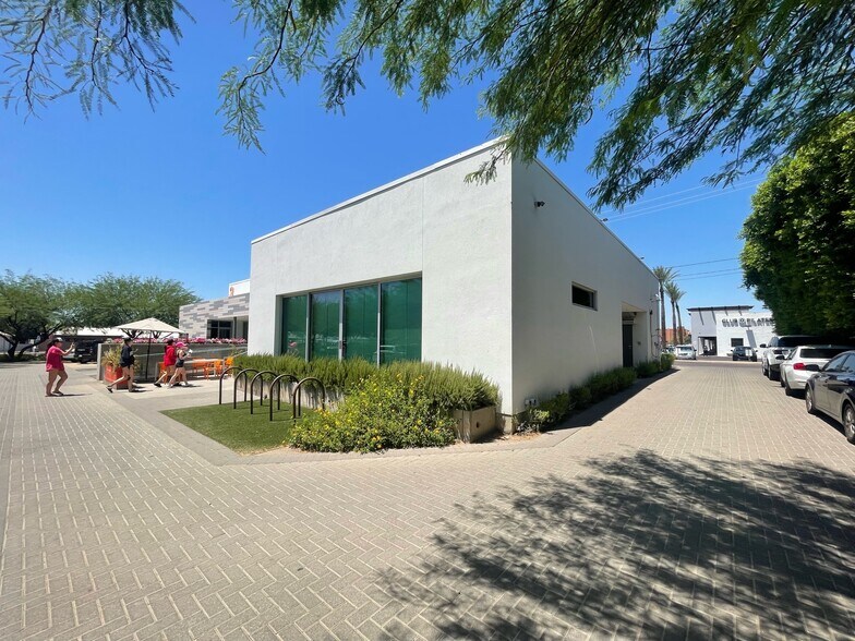 3802 E Indian School Rd, Phoenix, AZ à vendre - Photo de l’immeuble – Image 1 sur 6